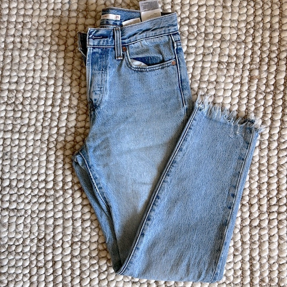 Levi’s Wedgie